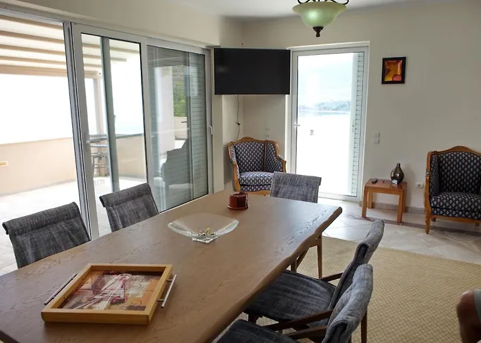 Cliff House #2 Apartman